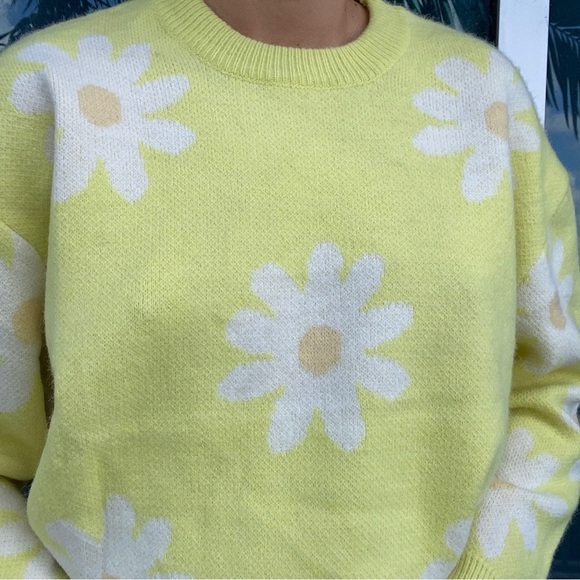 Hyfve Yellow Daisy Sweater M - Picture 4 of 6